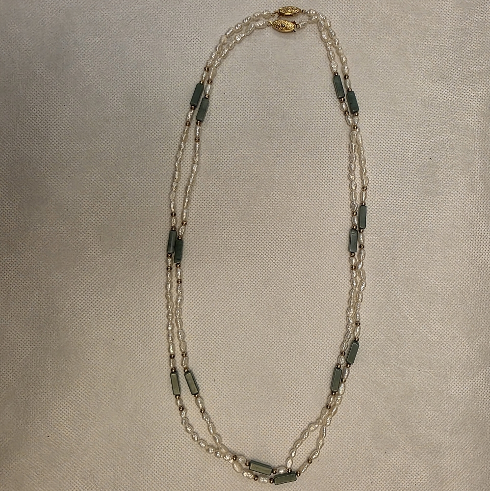 Elegant Green and Gold Beaded Necklace